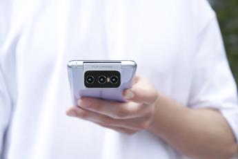 Asus lancia gli ZenFone 7, 'flip Camera' con due stabilizzatori per i nuovi smartphone top di gamma